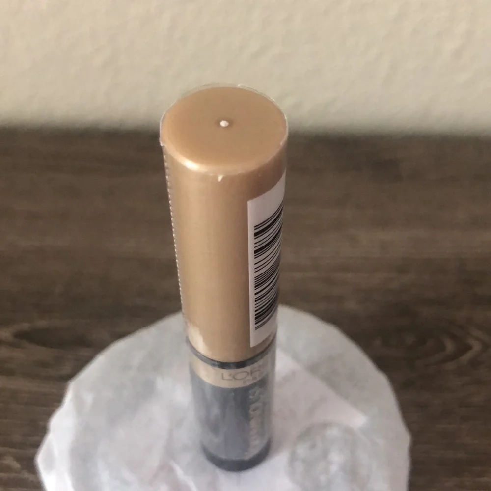 ❤️$2 NWT L'Oreal Voluminous Mascara 4.5ml